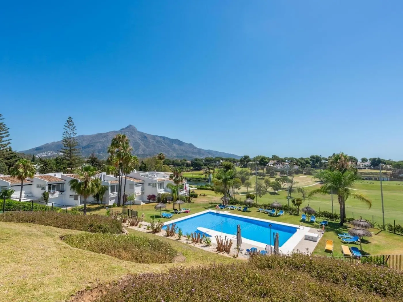 Azahara1, Mountain Views And Frontline Golf Apartment Marbella 0*,